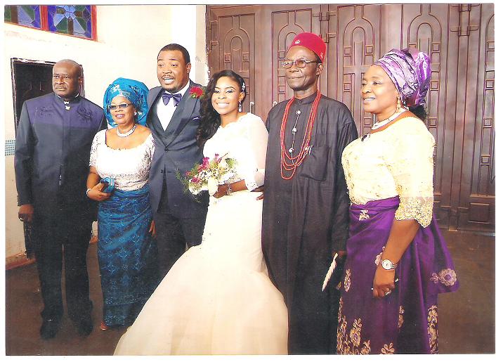 Mummy, Daddy, Ifeanyi and Uju with the Diribes at Ifeanyi and Uju’s wedding