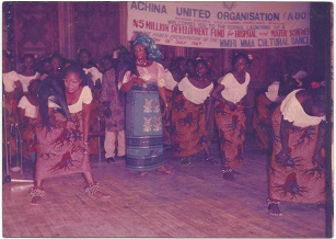 Odiche leading the Mmiri Mma dance in 1987